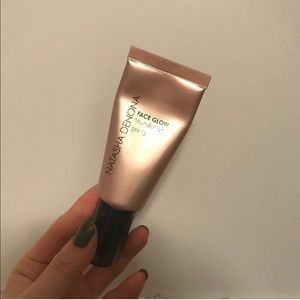 NATASHA DENONA FACEGLOW FOUNDATION 20